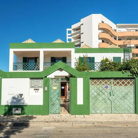 House In Elite Residential Area Of Faro
